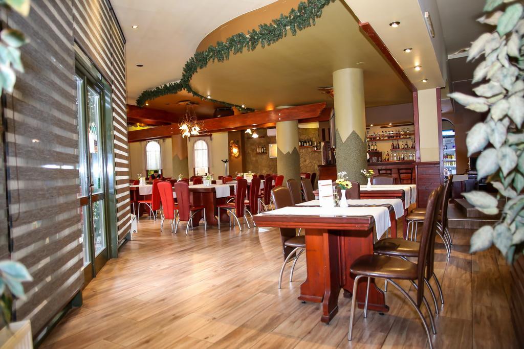 Hotel Silva Vatra Dornei Bagian luar foto