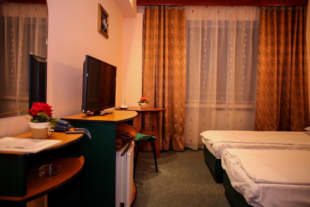 Hotel Silva Vatra Dornei Bagian luar foto