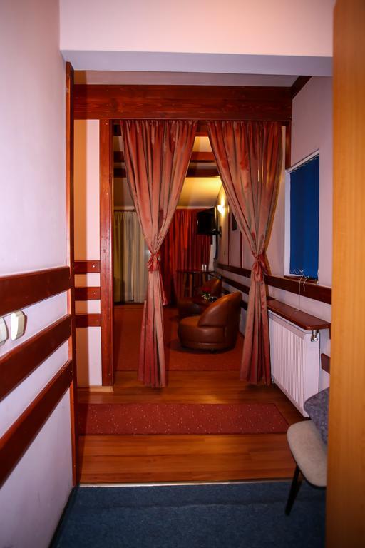 Hotel Silva Vatra Dornei Bagian luar foto