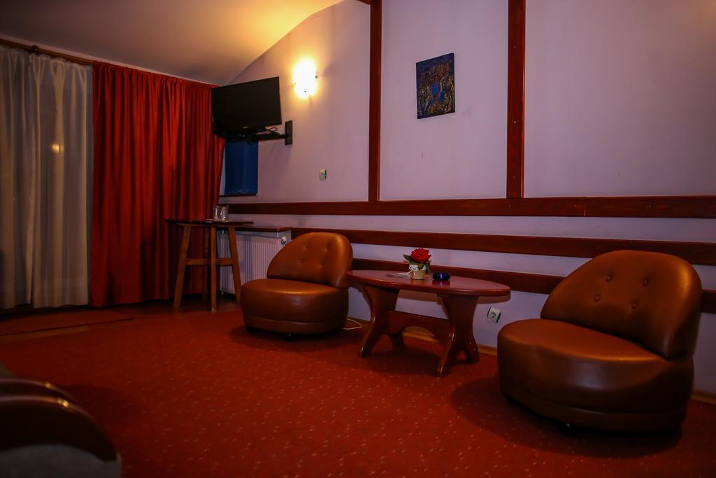 Hotel Silva Vatra Dornei Bagian luar foto