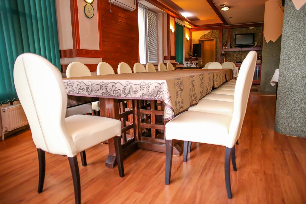 Hotel Silva Vatra Dornei Bagian luar foto