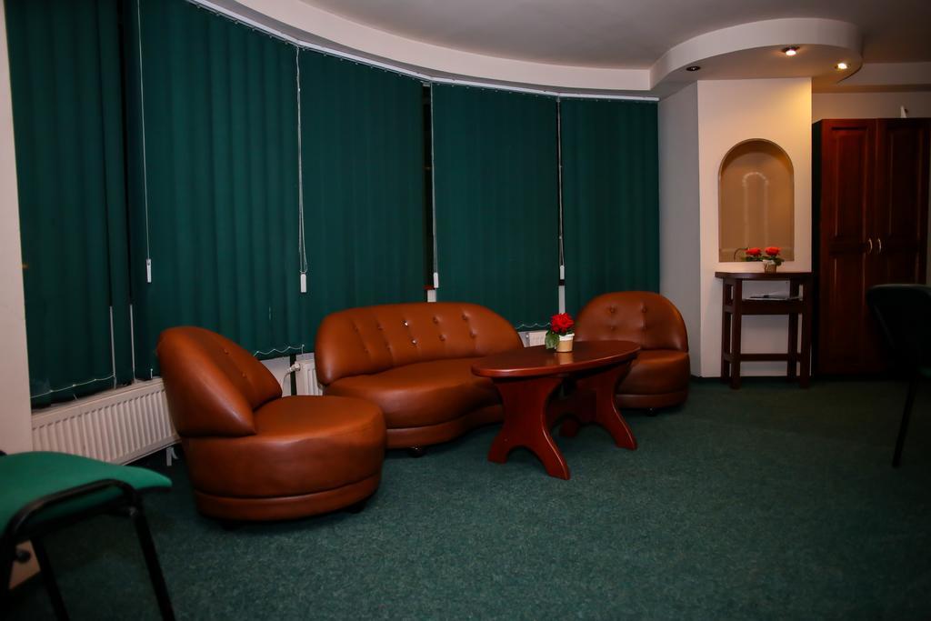 Hotel Silva Vatra Dornei Bagian luar foto